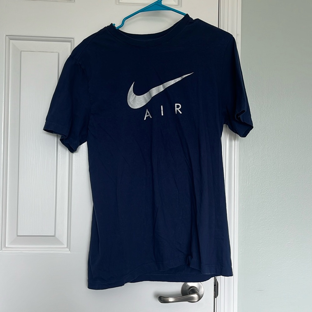 Nike Air Navy Tee. No Stains.